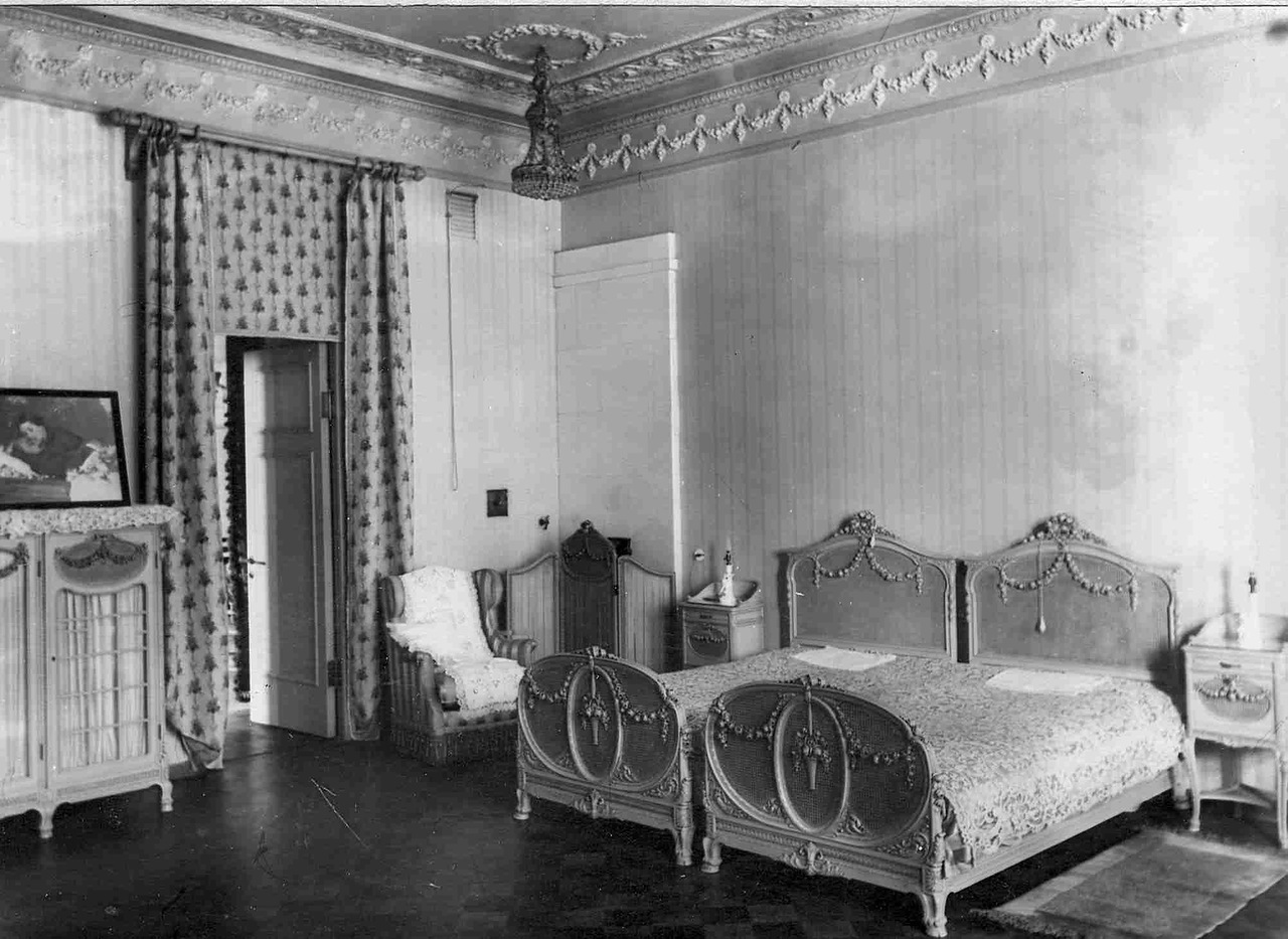 interyer-dorevolyutsionoy-kvartiry-v-peterburge-61