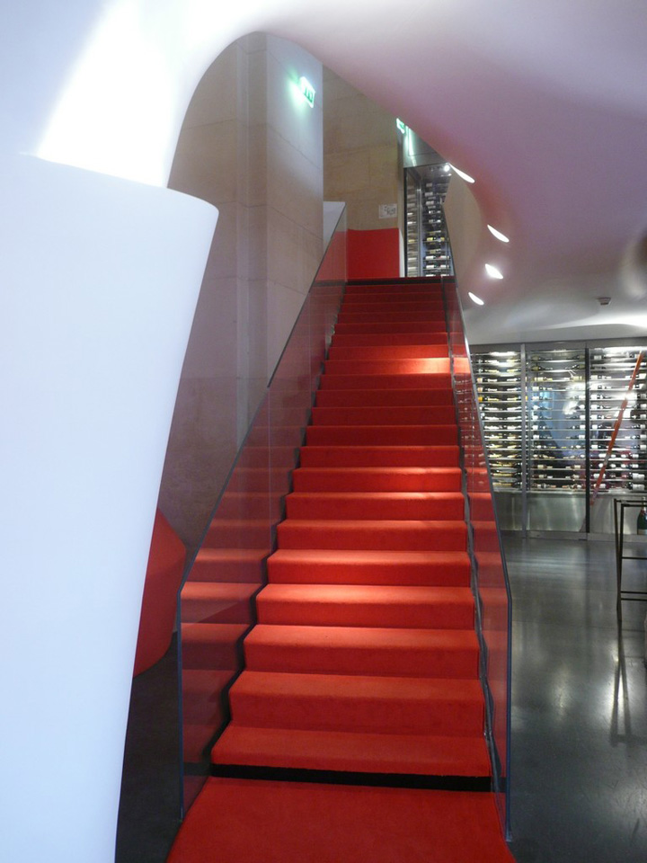 phantom-restaurant-10