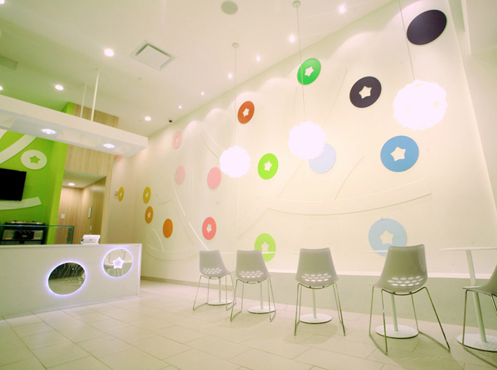 bluberi-frozen-yogurt-shop-emmanuelle-moureaux-woodbridge-04