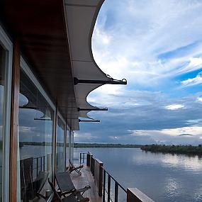 luxury-boat-hotel-05