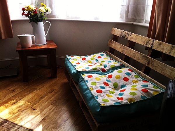 pallet-sofas-benches-11