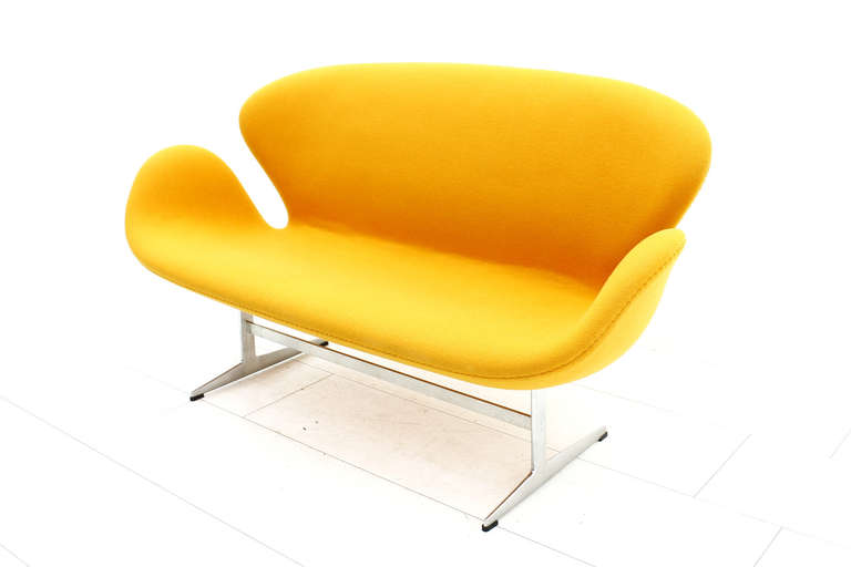 arne-jacobsen-swan sofa-10