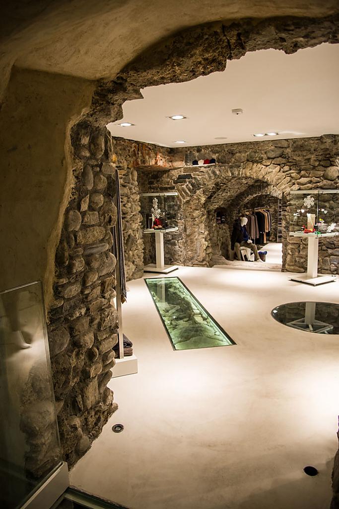 f-b-aurum-store-italy-01