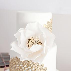 gold-and-white-wedding-ideas-01