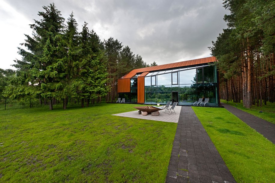 house-in-the-woods-06