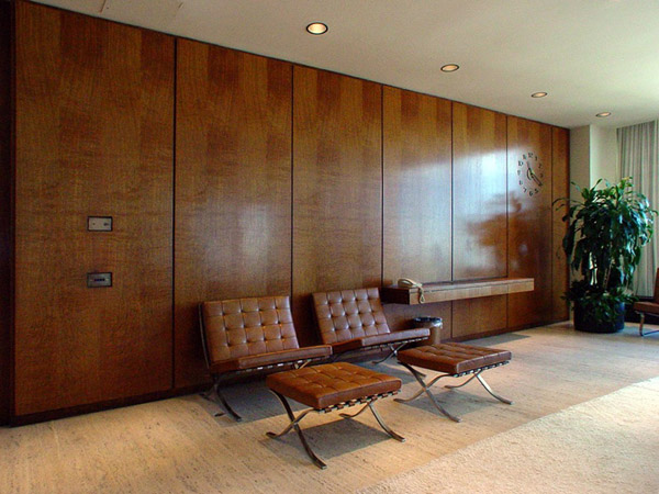 mies-van-der-rohe-barcelona-chair-06