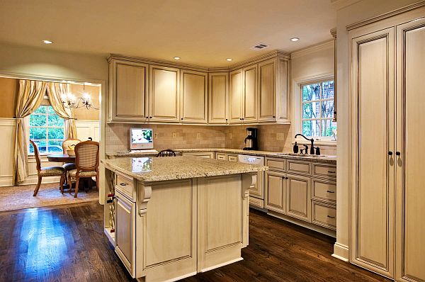 modern-kitchen-with-wooden-accents-02