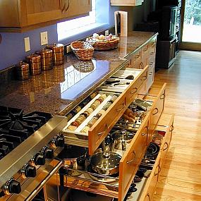 modern-kitchen-with-wooden-accents-11