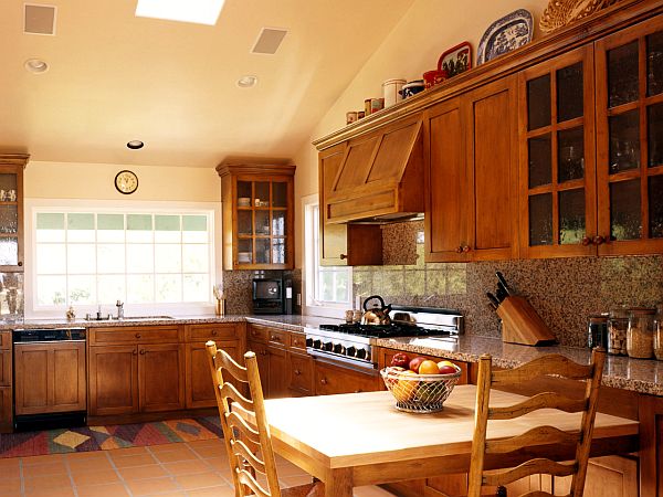 modern-kitchen-with-wooden-accents-12