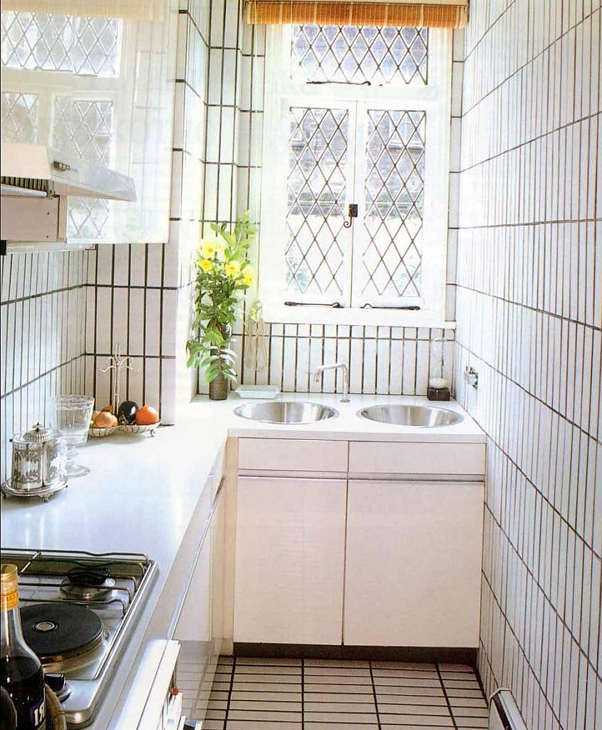 small-kitchen-design-idea-49