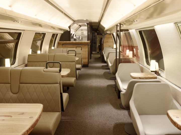starbucks-on-a-train-with-sbb-04