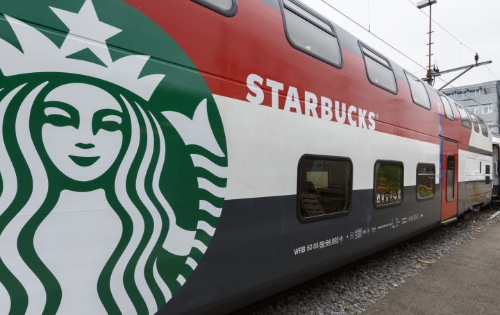 starbucks-on-a-train-with-sbb-07