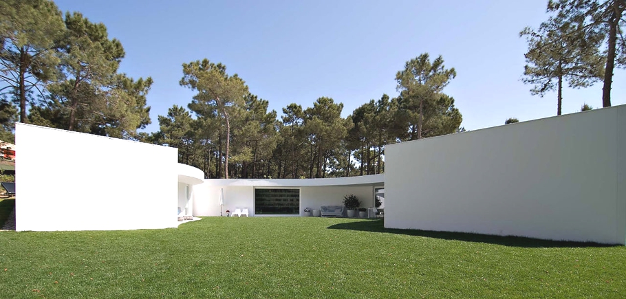 luxury-villa-aroeira-portugal
