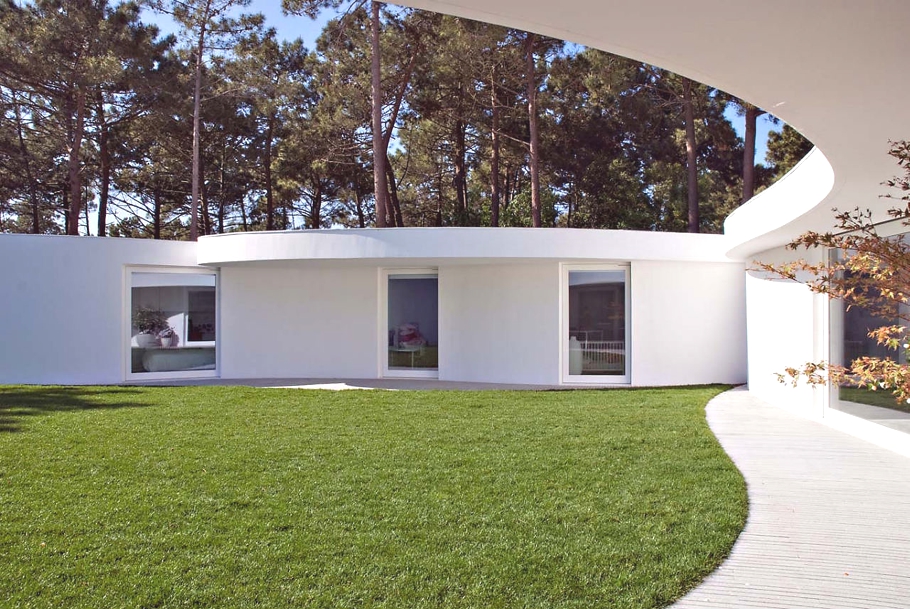 luxury-villa-aroeira-portugal