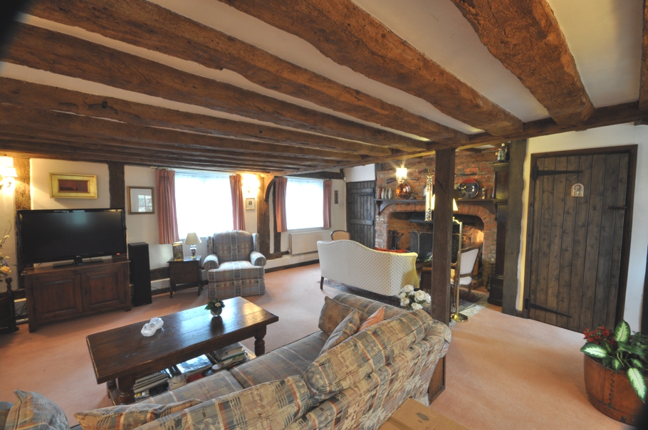 traditional-english-cottage-05