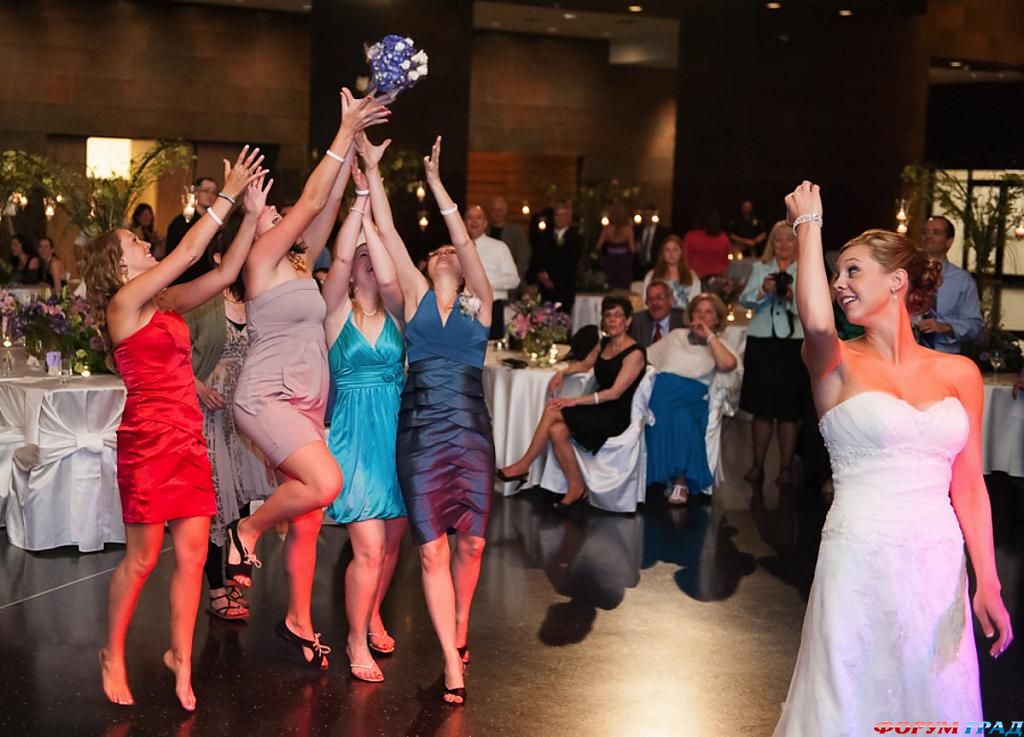 bouquet-toss-12