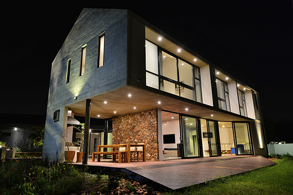 modern-barn-in-south-africa-03