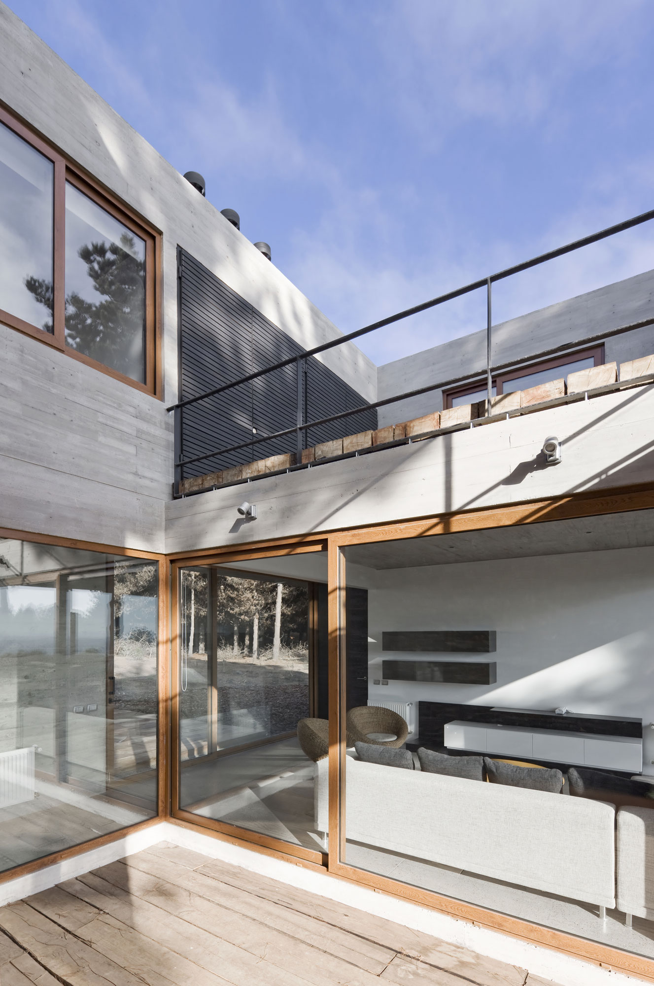 aguas-claras-house-by-ramon-coz-benjamin-ortiz-16