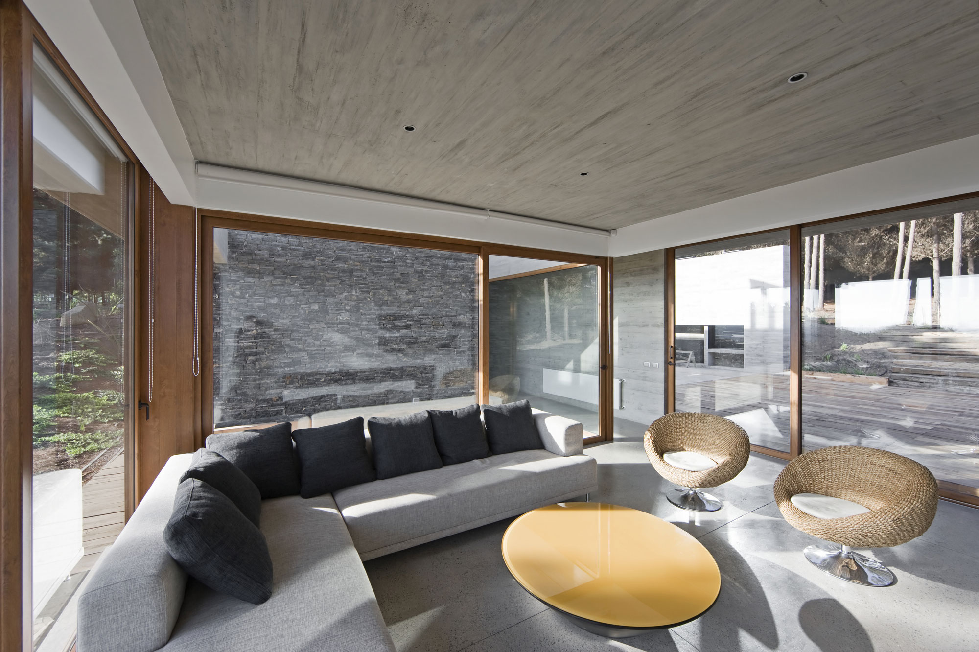 aguas-claras-house-by-ramon-coz-benjamin-ortiz-19