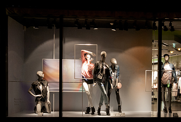 bershka-windows-01
