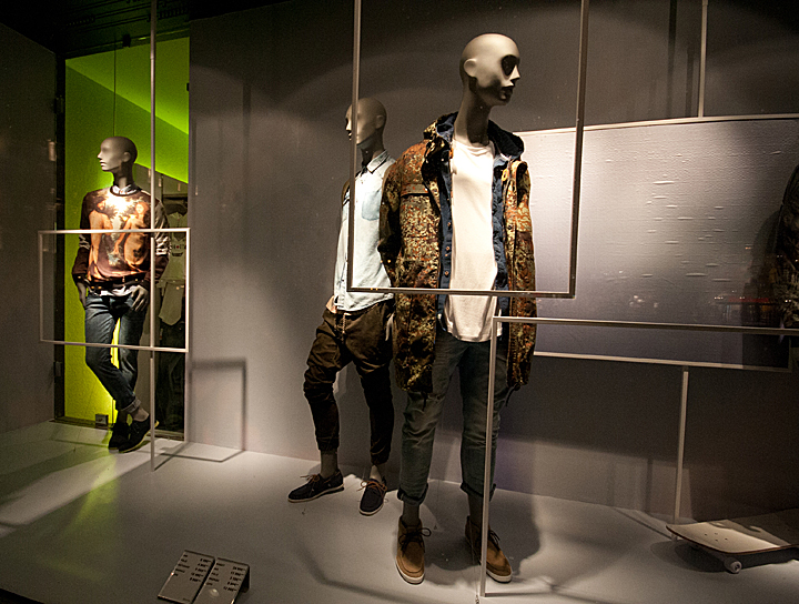 bershka-windows-06
