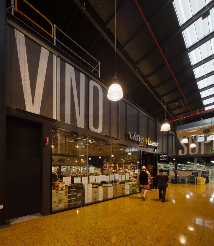 capri-on-via-roma-market-16