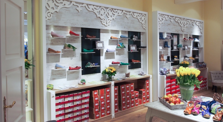deerberg-versand-footwear-store-germany-05