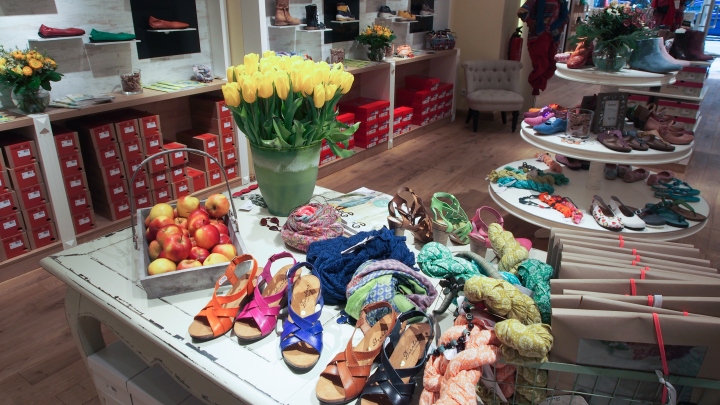 deerberg-versand-footwear-store-germany-06