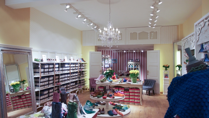 deerberg-versand-footwear-store-germany-08