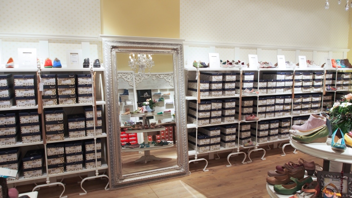 deerberg-versand-footwear-store-germany-15