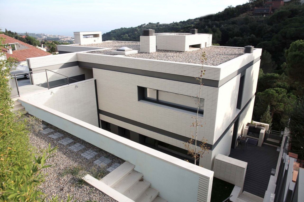 Дом с гаражом на верхнем этаже в Алелья, Испания