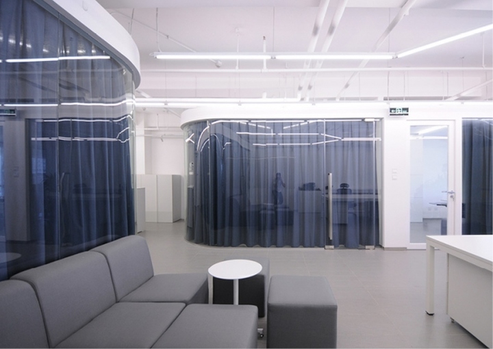 exotropy-technology-office-04