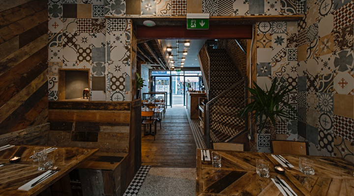 fire-and-feathers-restaurant-01