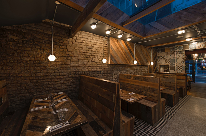 fire-and-feathers-restaurant-03