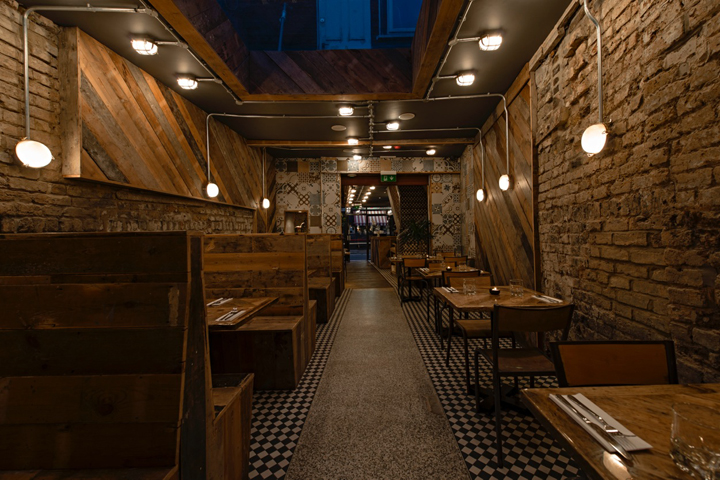 fire-and-feathers-restaurant-11