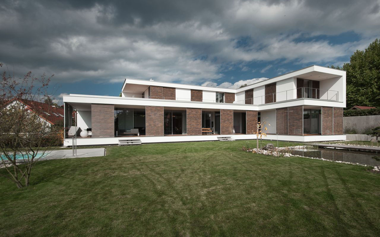 Интерьер дома с бассейном Haus SK в Австрии