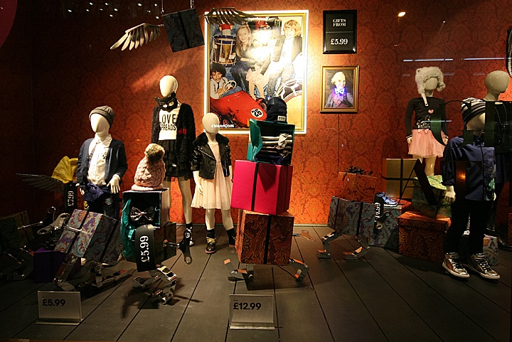 hm-windows-london-03