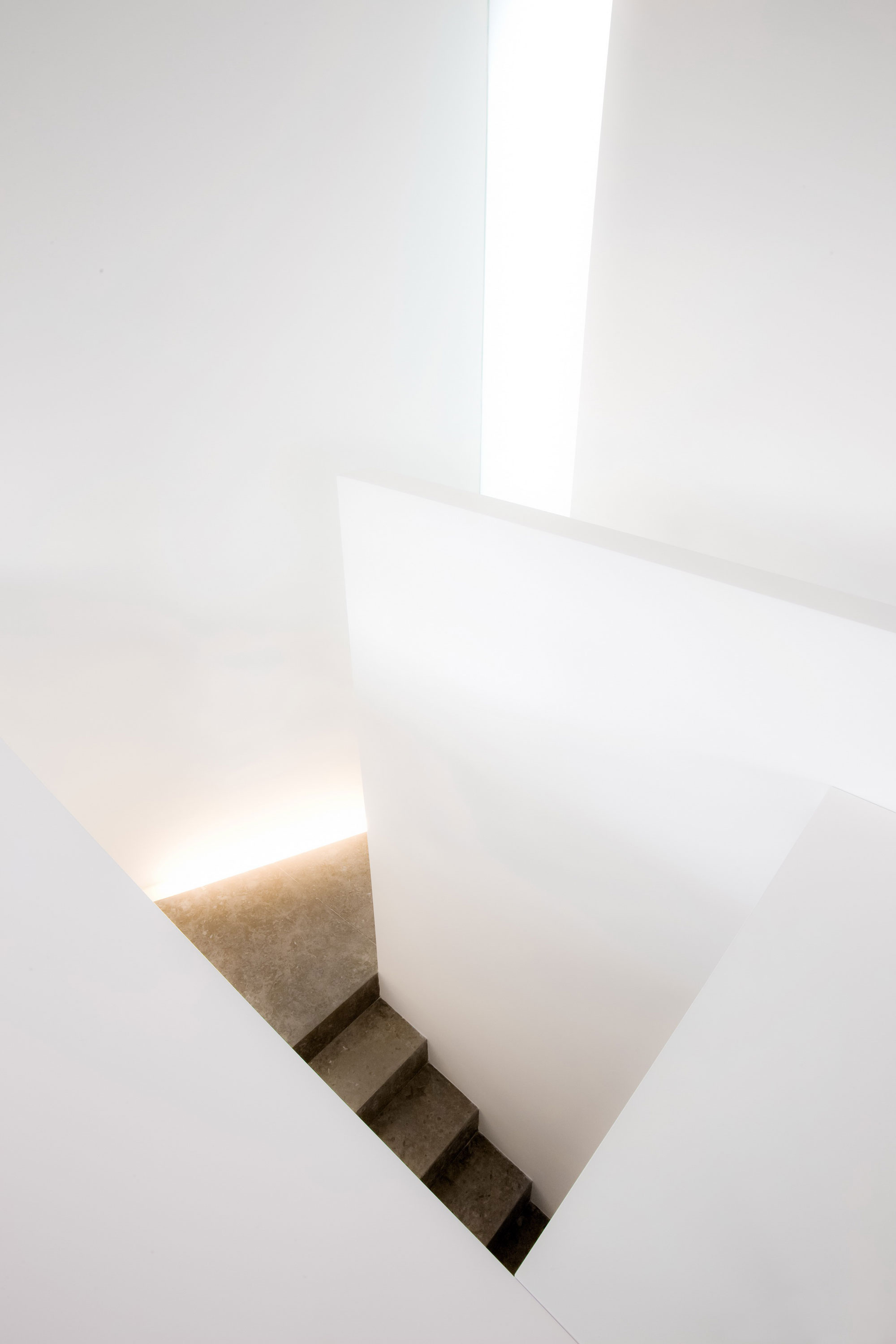 home-studio-by-ramon-esteve-estudio-02