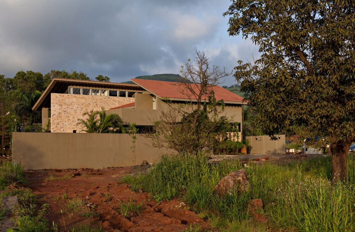 house-by-abraham-john-architects-02
