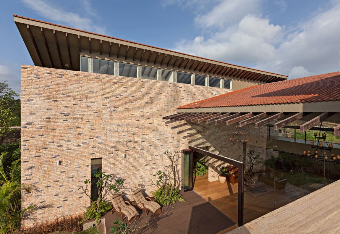 house-by-abraham-john-architects-05