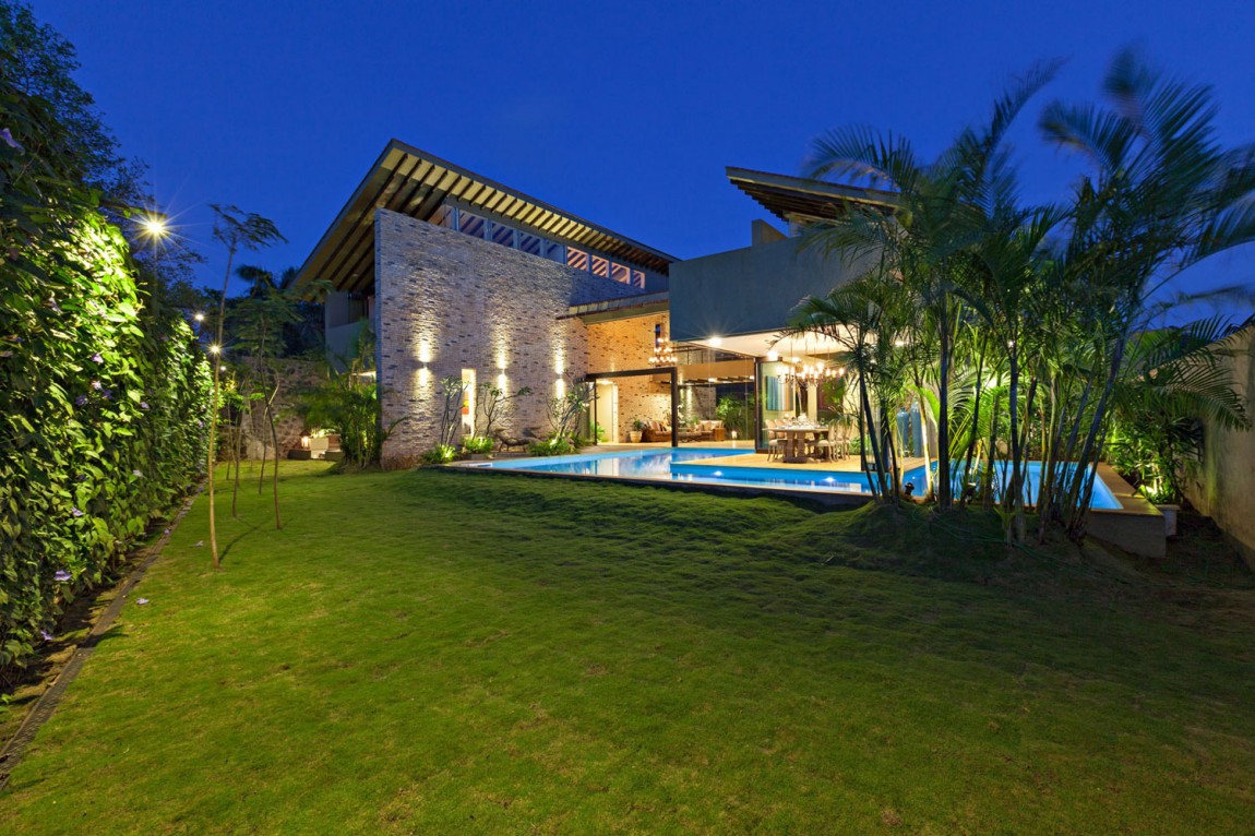 house-by-abraham-john-architects-17