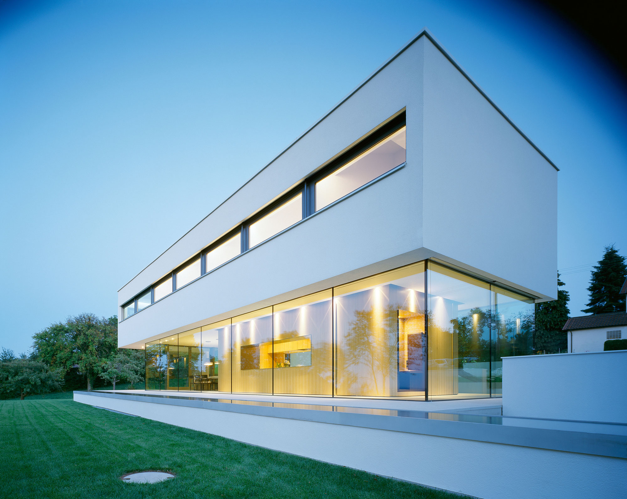 Интерьер дома на холме House P от Philipp Architekten