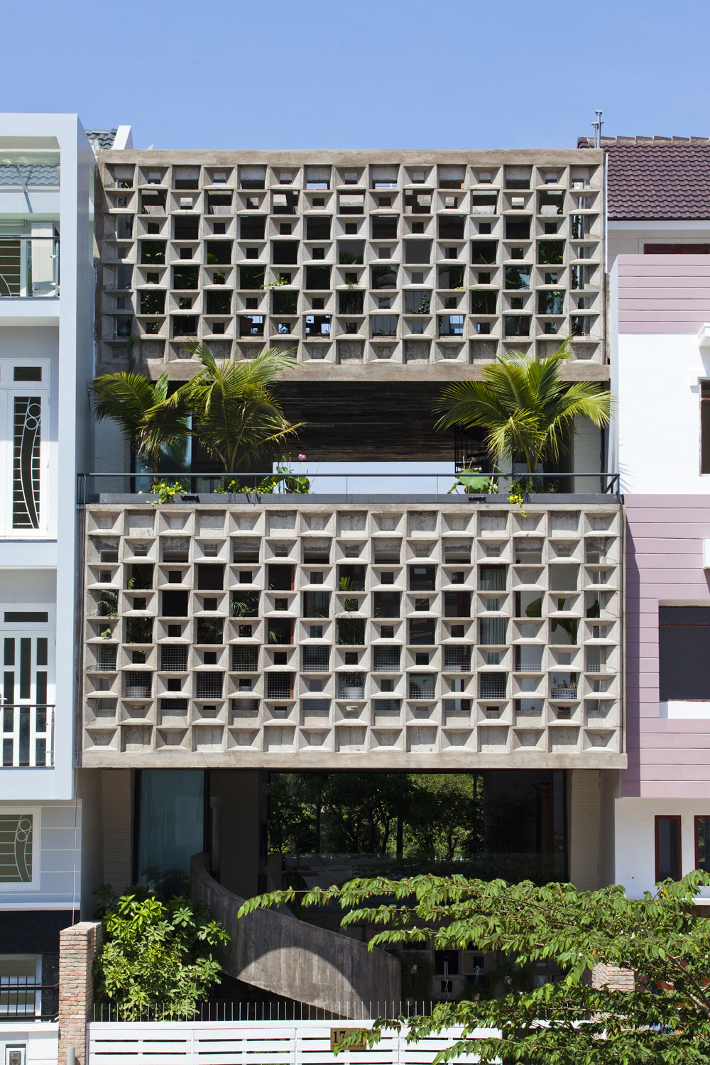 house-by-vo-trong-nghia-architects-01