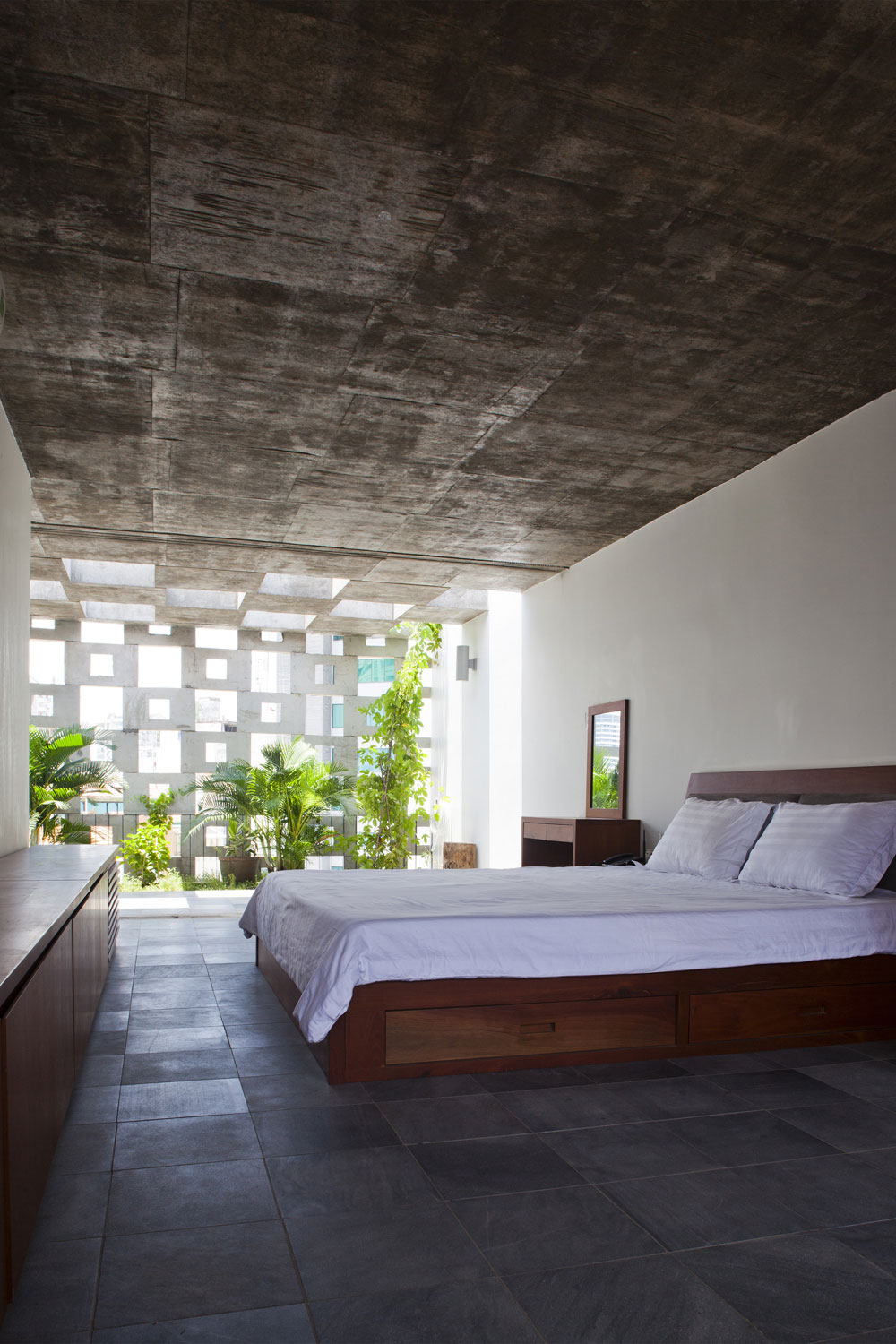 house-by-vo-trong-nghia-architects-14