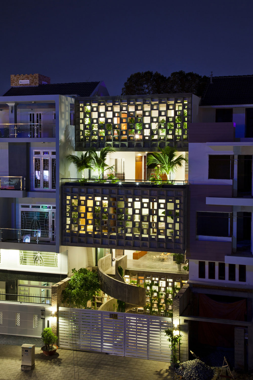 house-by-vo-trong-nghia-architects-20