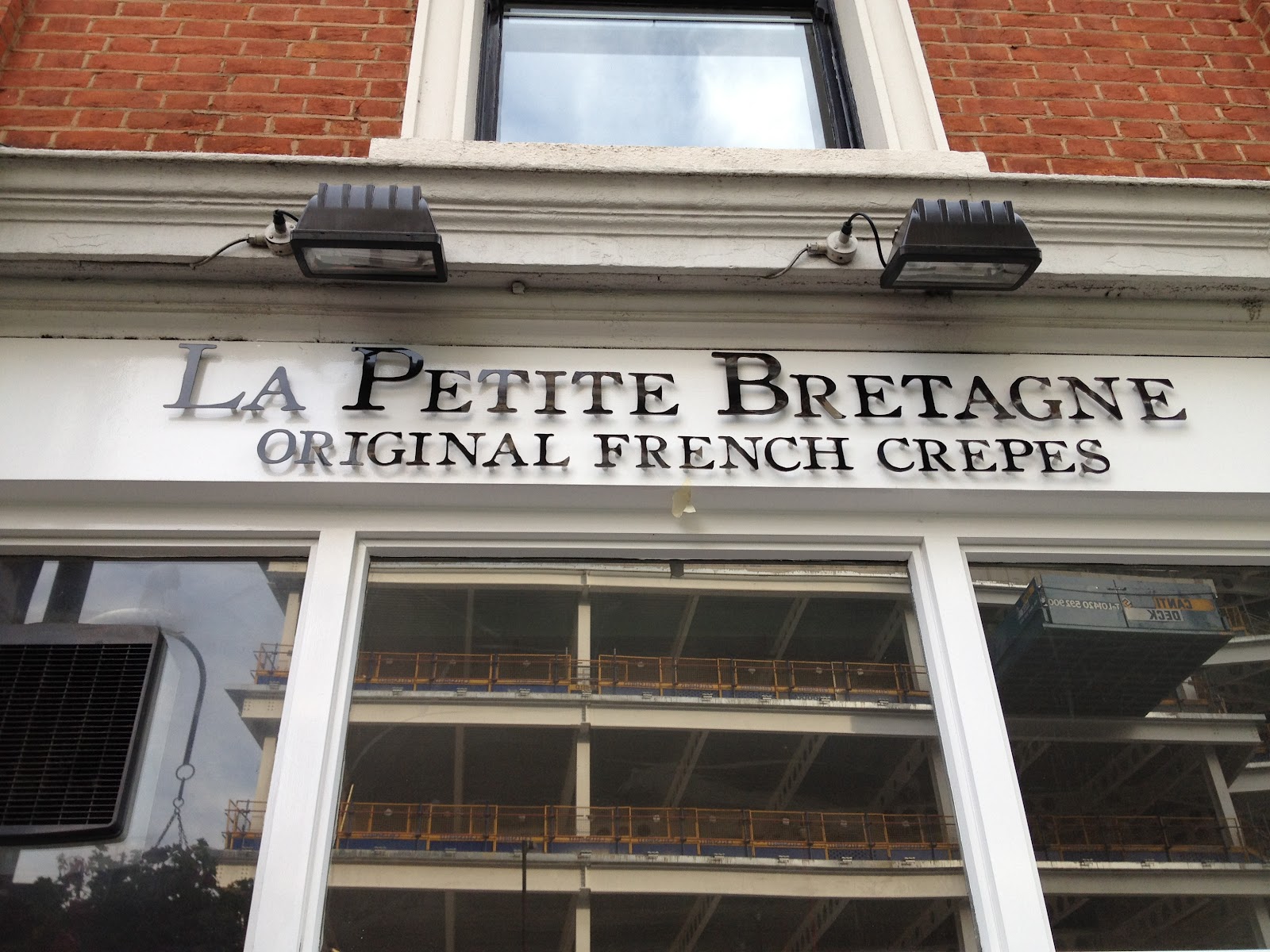 la-petite-bretagne-london-05
