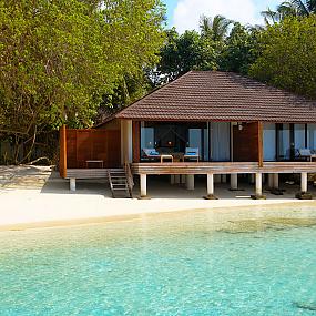 lily-beach-resort-spa-in-the-maldives-03