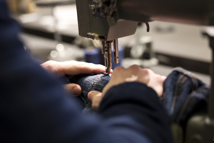 nudie-jeans-repair-shop-12