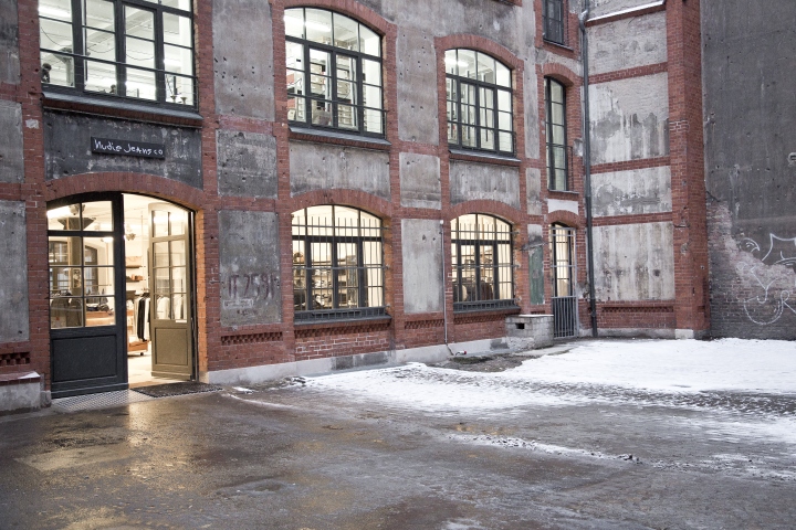 nudie-jeans-repair-shop-17