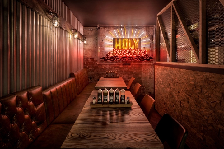 reds-true-barbecue-01